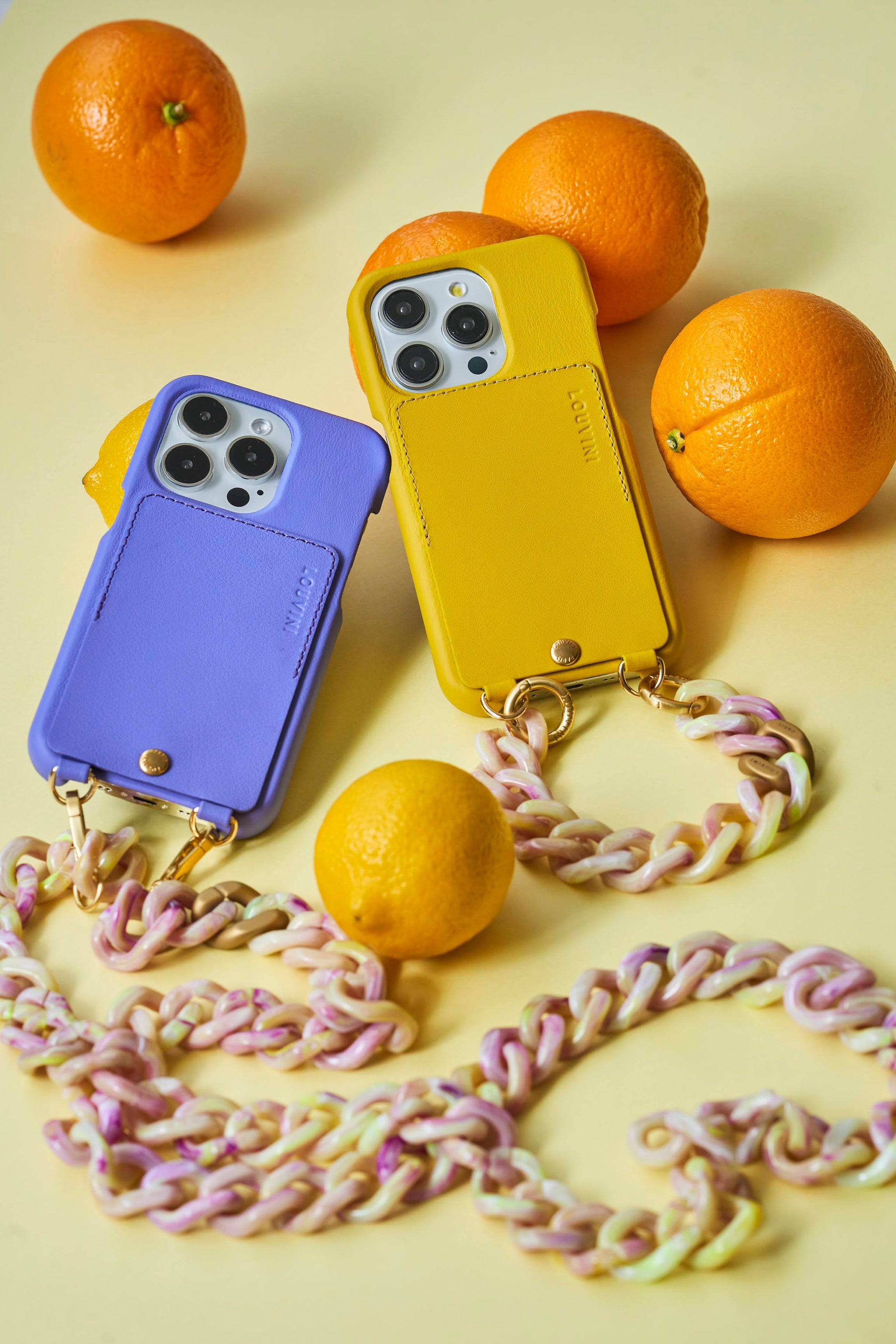 一度のみ使用LOUVINI チェーンストラップ イエローパープル