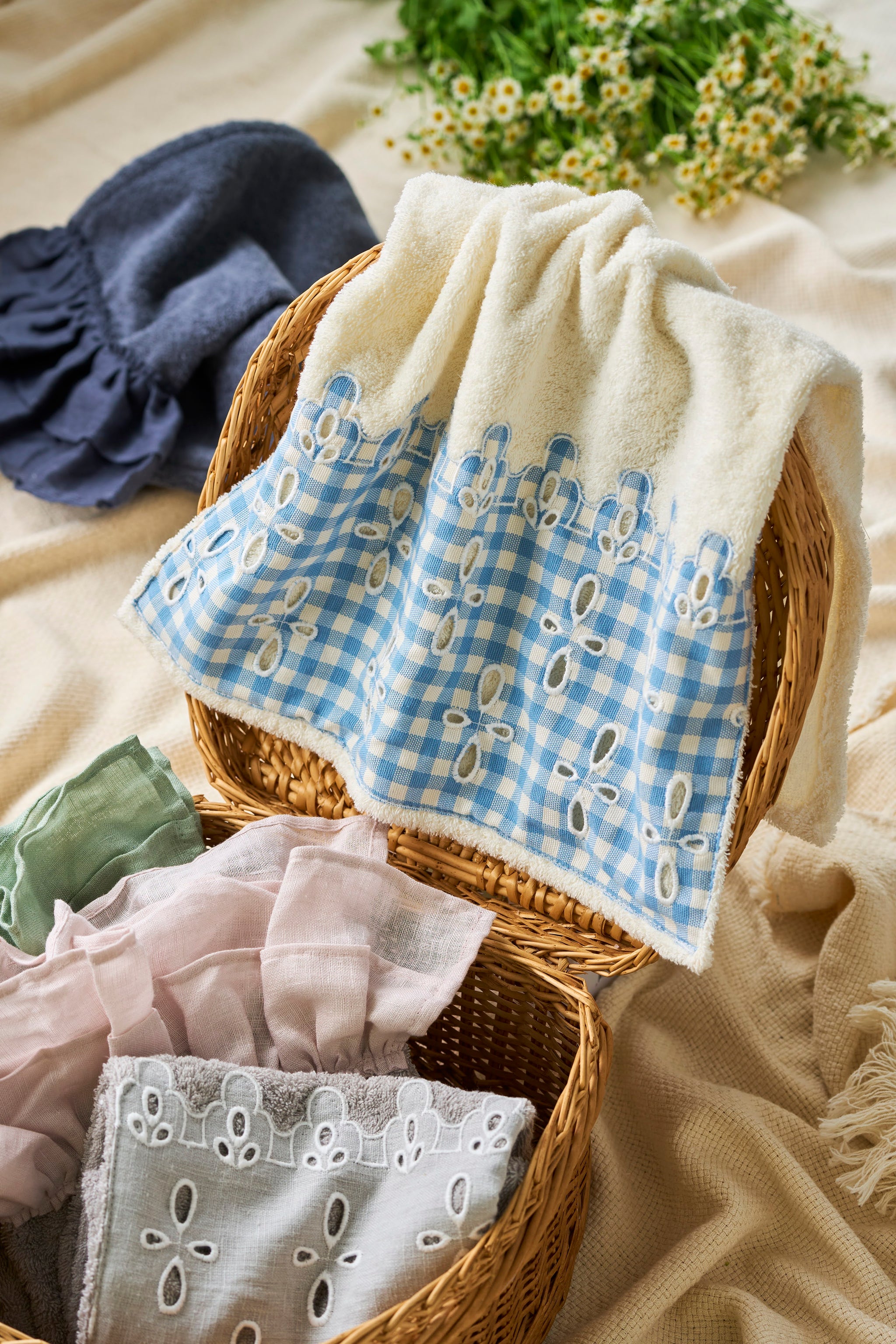 Borgo delle Tovaglie】 Gitane フリルタオル グレーxグリーン – R