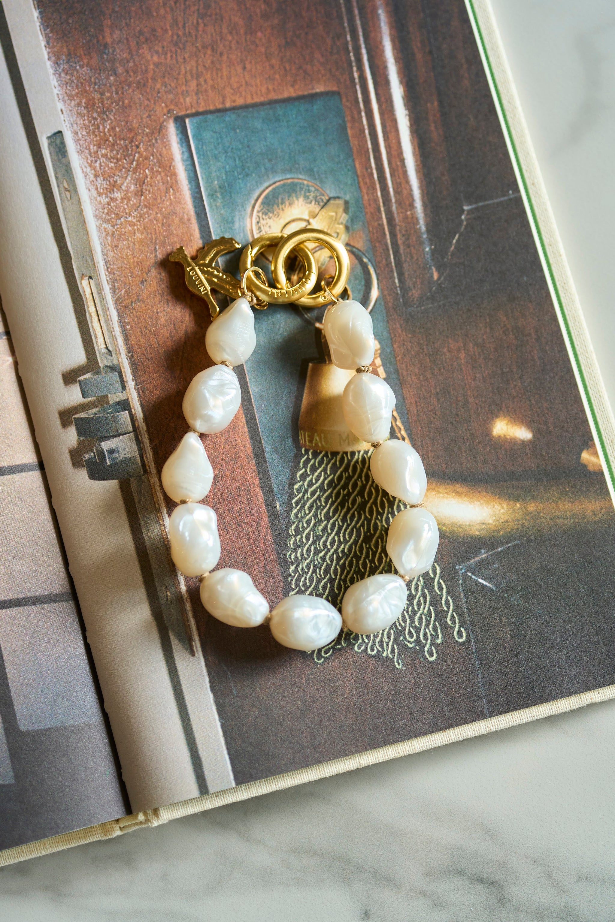 予約販売【LOUVINI】 ハンドストラップ PETIT ROMY PEARL – R