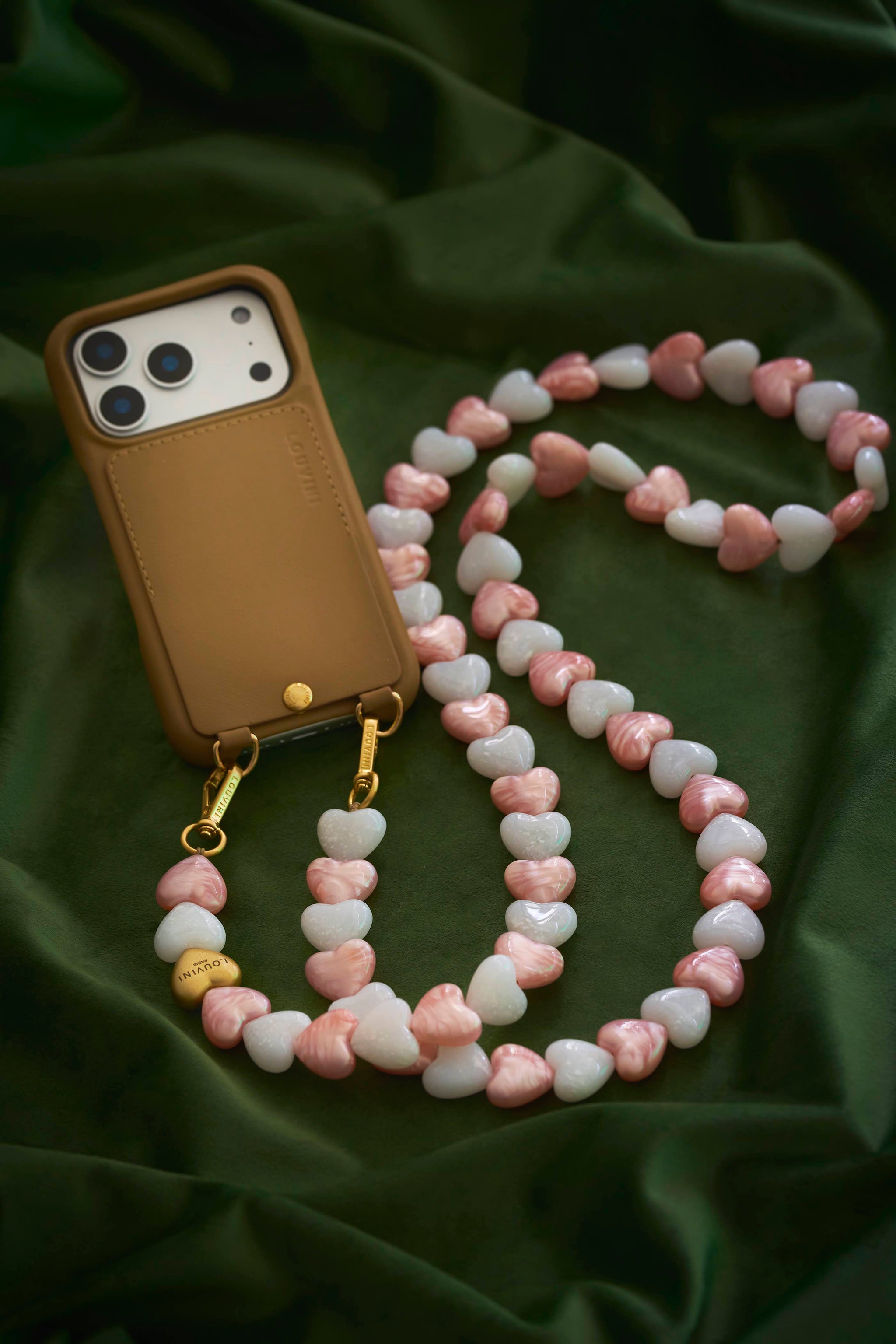 LOUVINI】 スマートフォンチェーン CUORE PINK-WHITE – R deco interiors