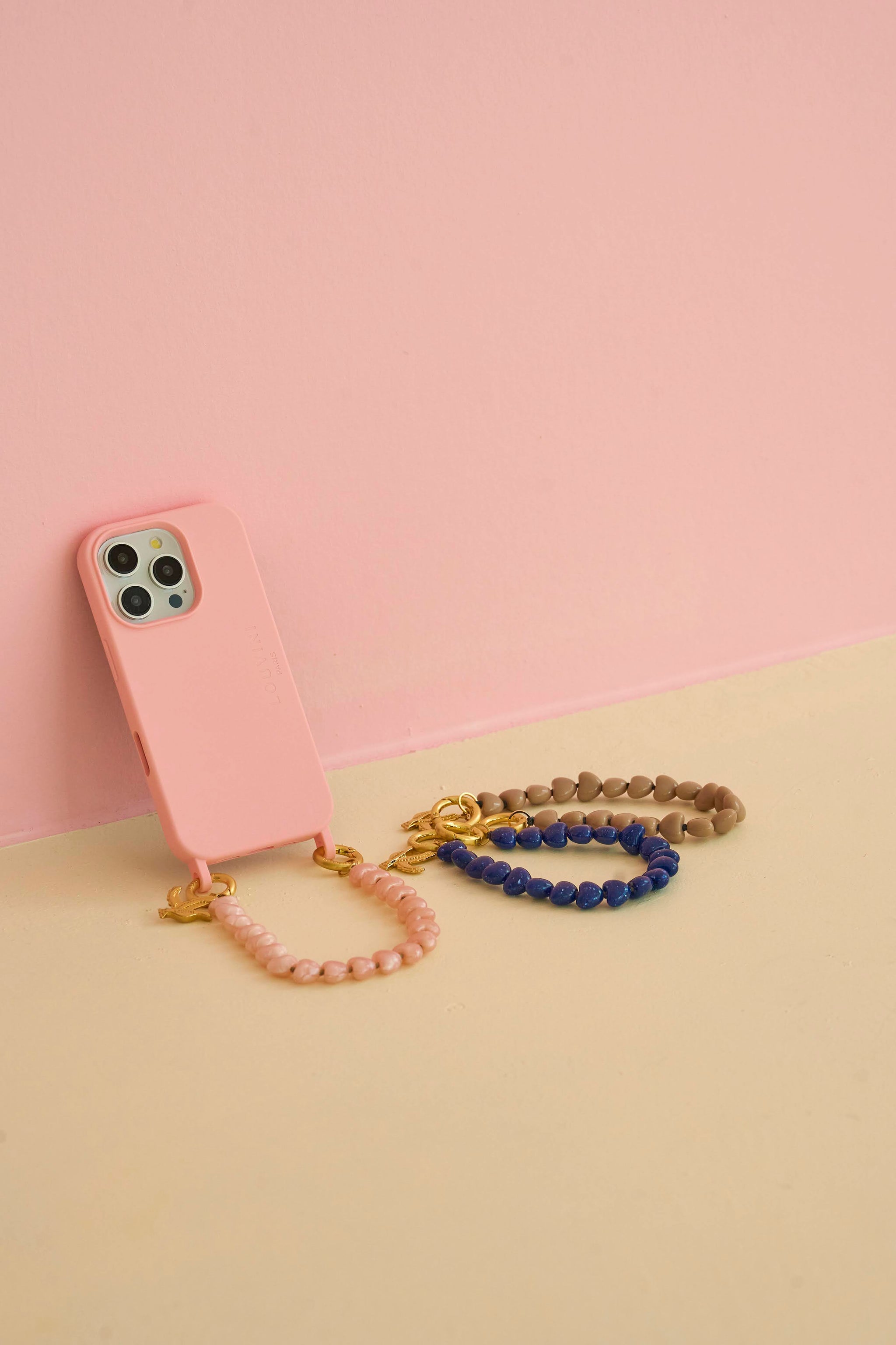 ハンドストラップ TINY HEART TAUPE – R deco interiors