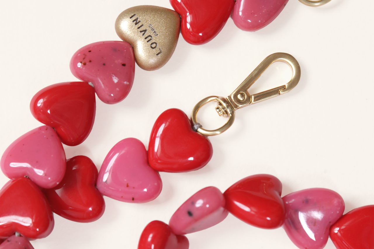 ♡美品♡LOUVINI Parisのスマホストラップ LOUVINI】 スマートフォンチェーン CUORE PINK-RED – R deco