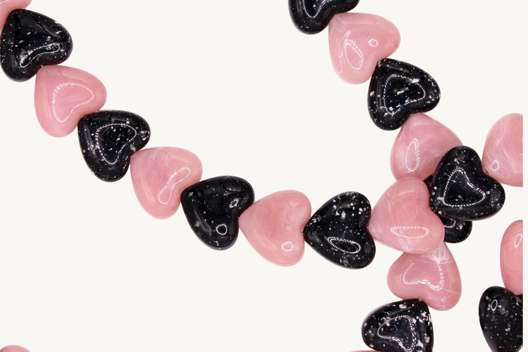 LOUVINI】 スマートフォンチェーン CUORE BLACK-PINK – R deco