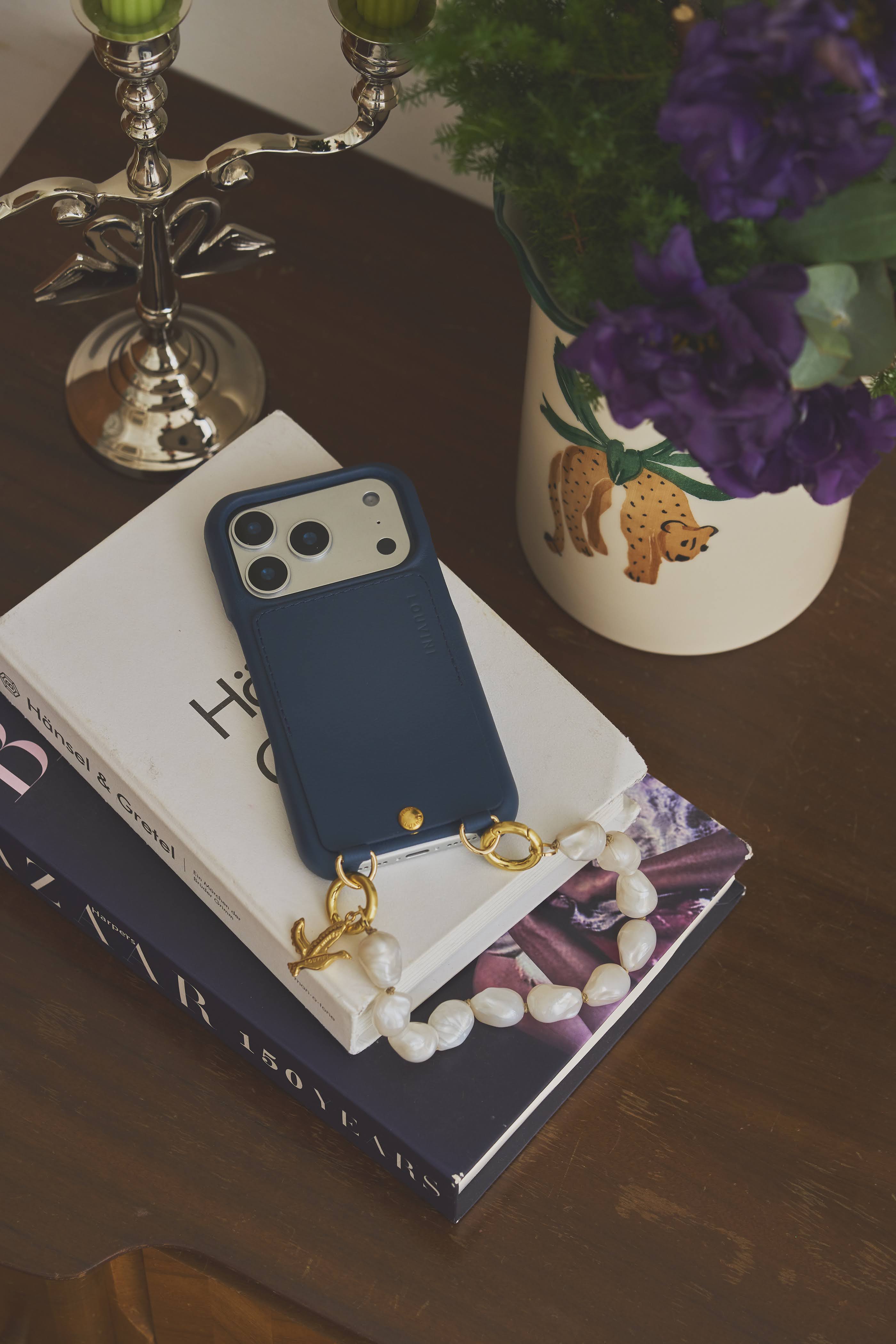 LOUVINIハンドストラップ　PETIT ROMY　PEARL LOUVINI】 ハンドストラップ PETIT ROMY PEARL – R deco interiors