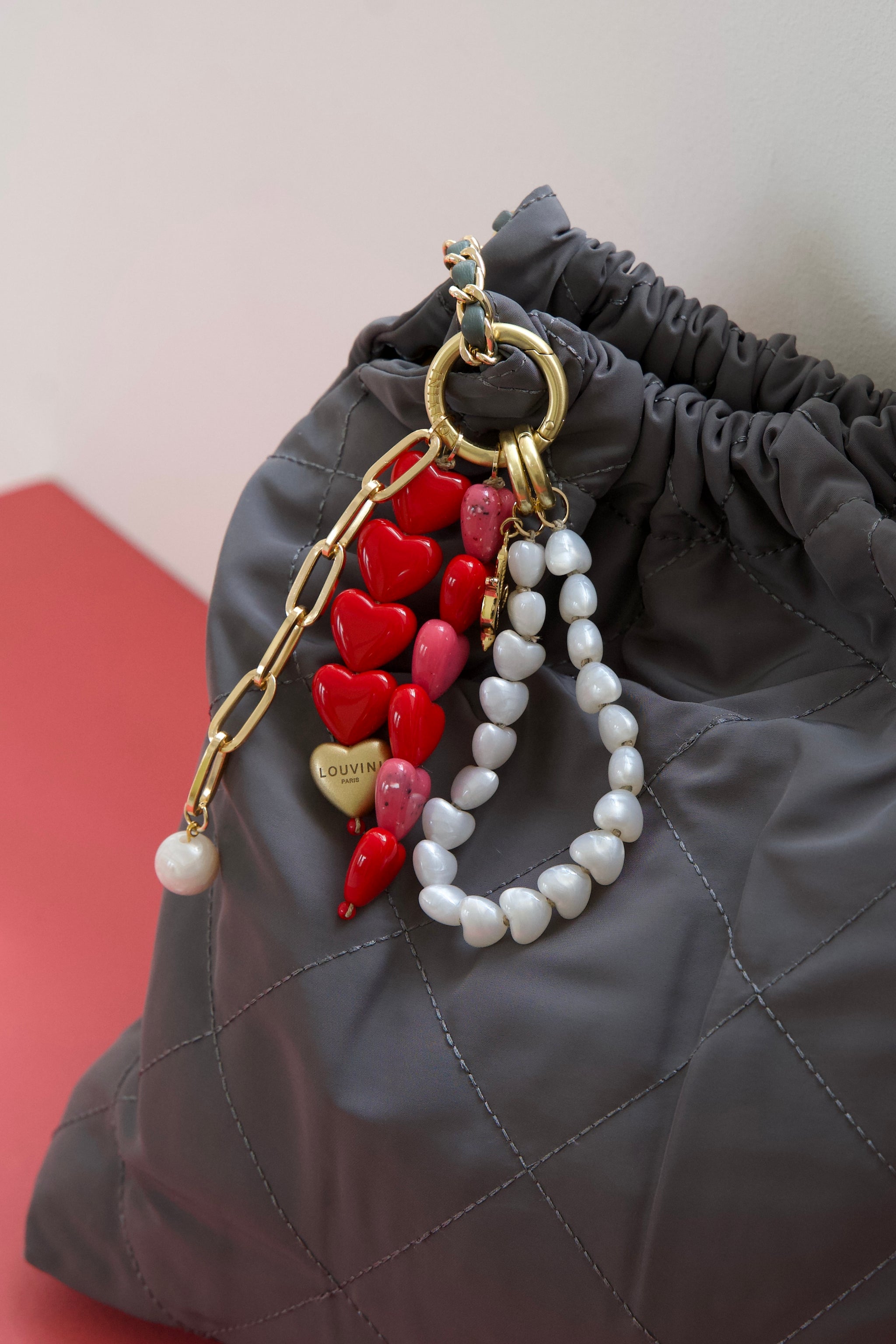 ハンドストラップ TINY HEART WHITE PEARL – R deco interiors