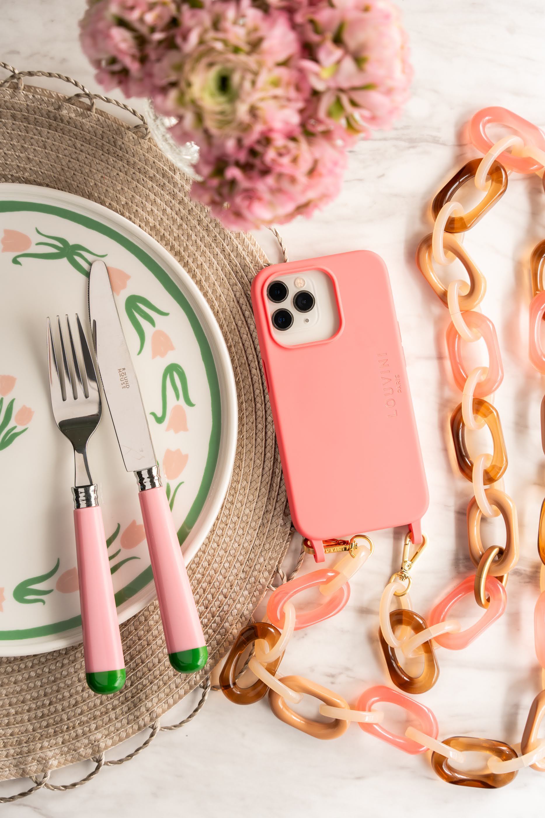 値下げ‼️【LOUVINI】iPhone15pro スマートフォンケース LOUVINI】MagSafe対応スマートフォンケース MILO PINK – R deco