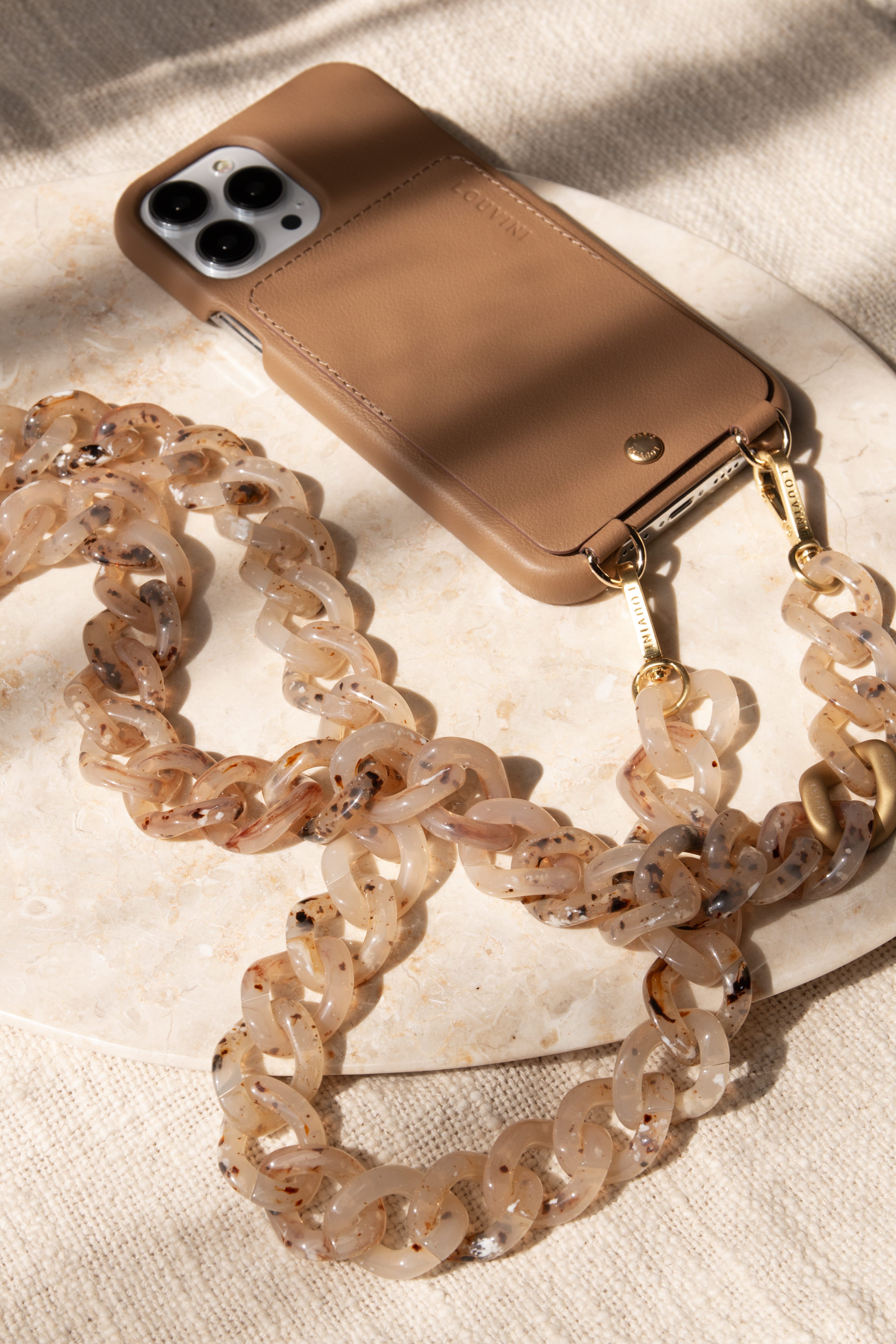 LOUVINI】スマートフォンケース LOU CAMEL – R deco interiors