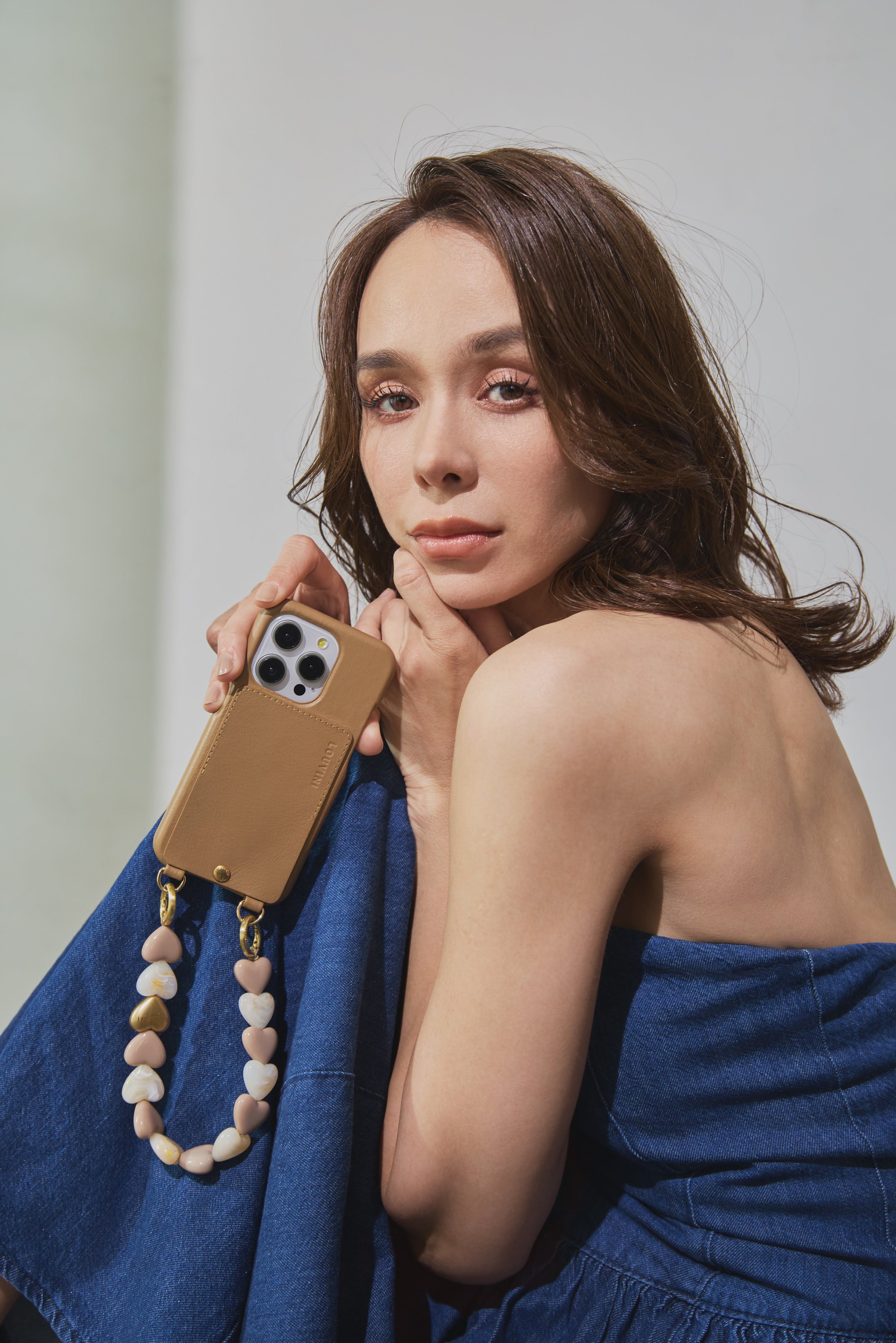 LOUVINI】スマートフォンケース LOU CAMEL – R deco interiors