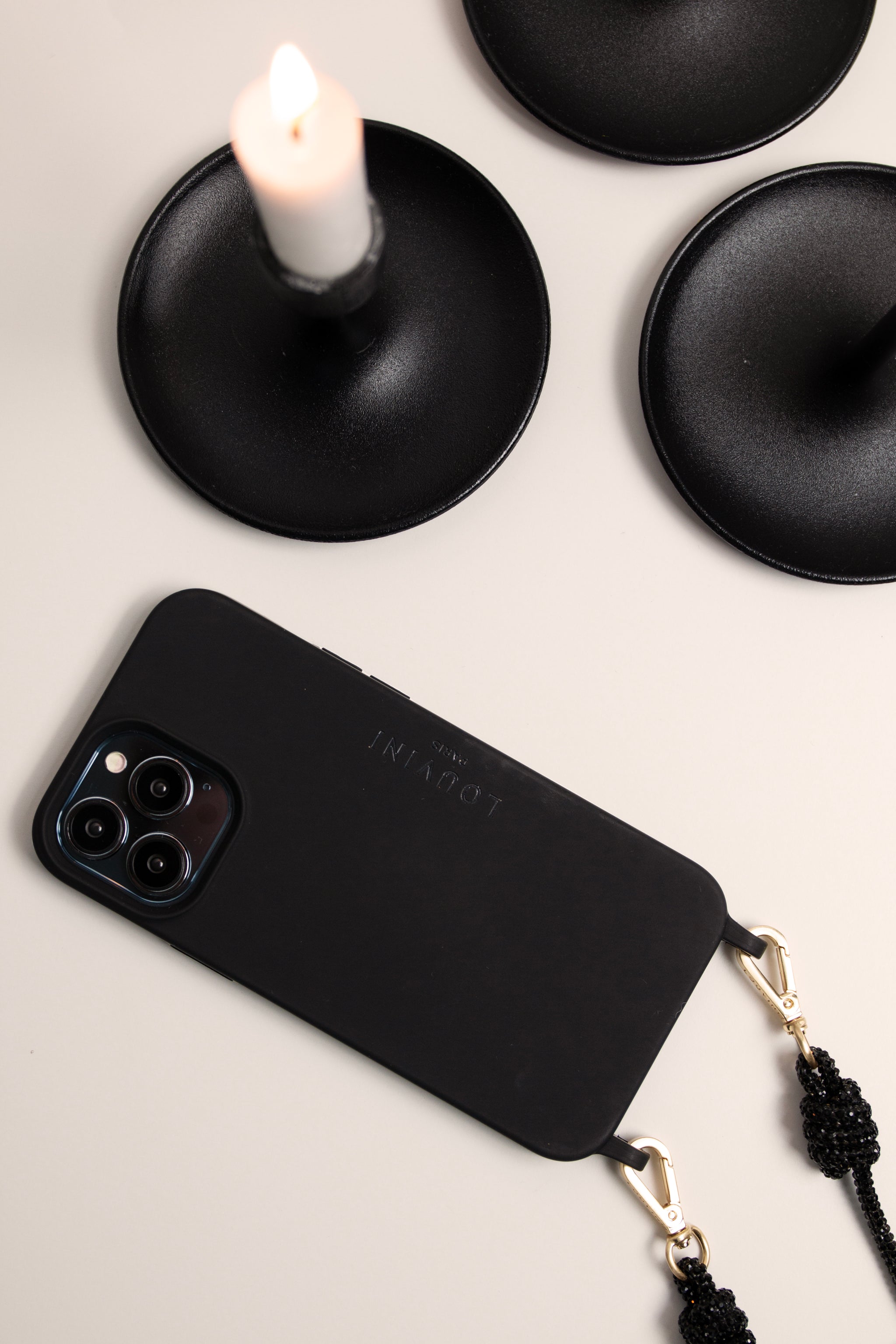 LOUVINI iPhone15pro iPhoneケース ルヴィニ カバー 黒 LOUVINI】MagSafe対応スマートフォンケース MILO BLACK – R deco
